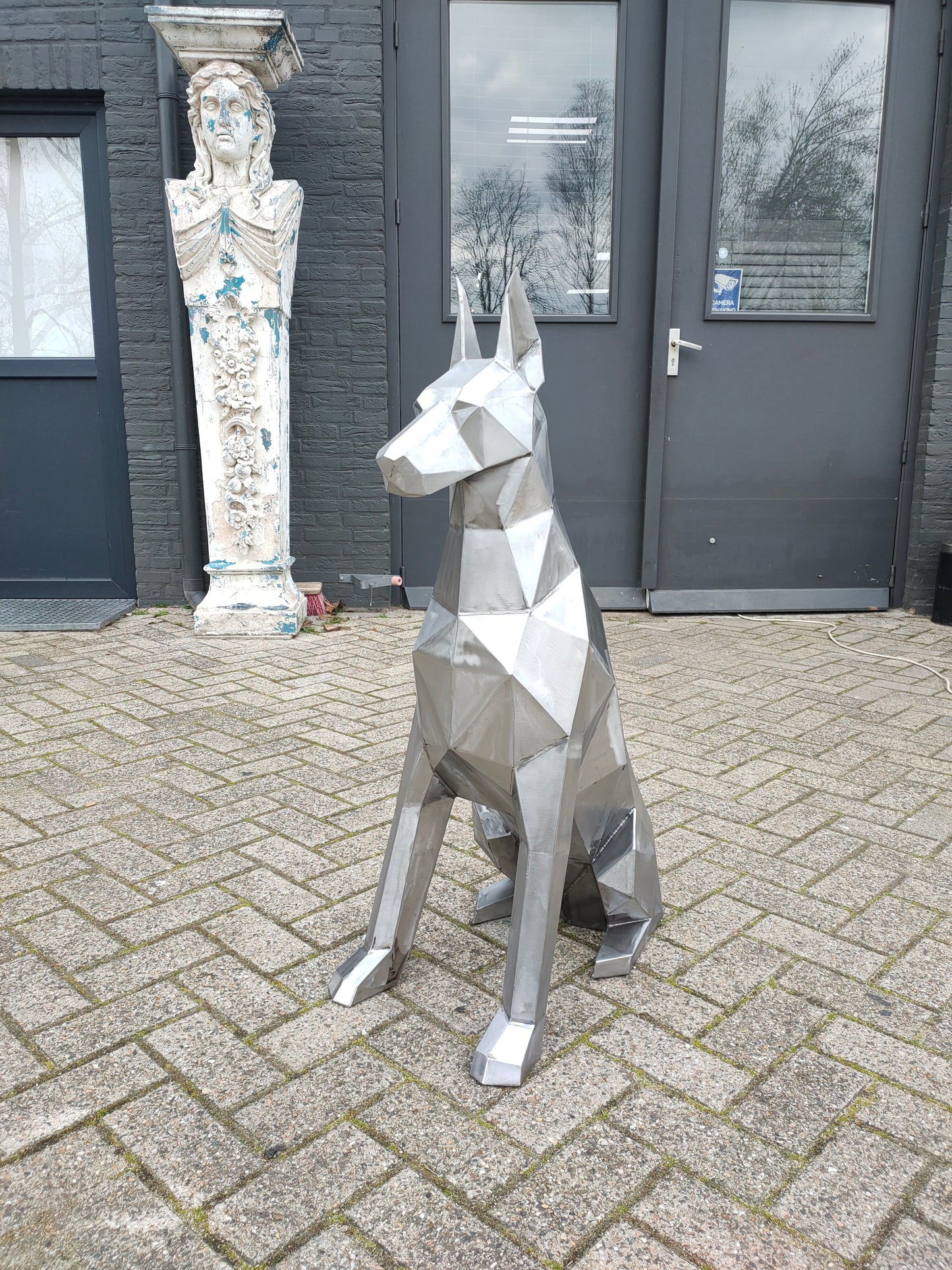 Doberman Statue - Cortensteel